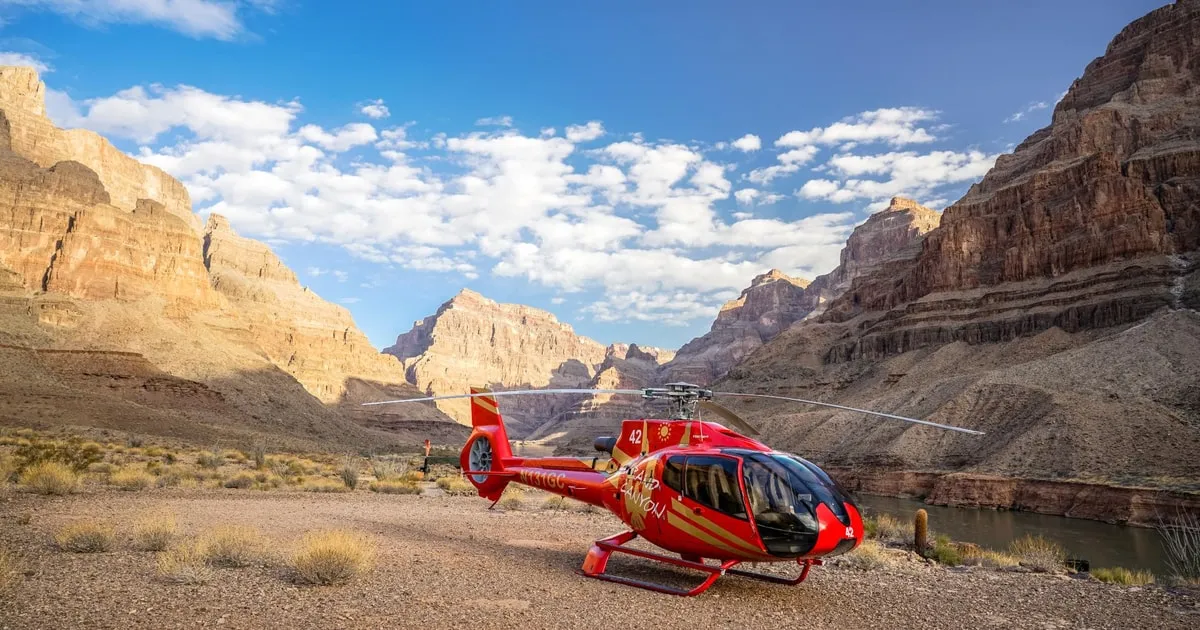 Grand Canyon Helicopter Landing and Picnic with Vegas Strip